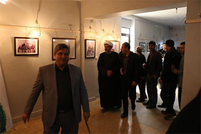 نمایشگاه عکس آثار شهید هنرمند «غلامرضا نریمان» با عنوان روزهای انقلاب افتتاح شد