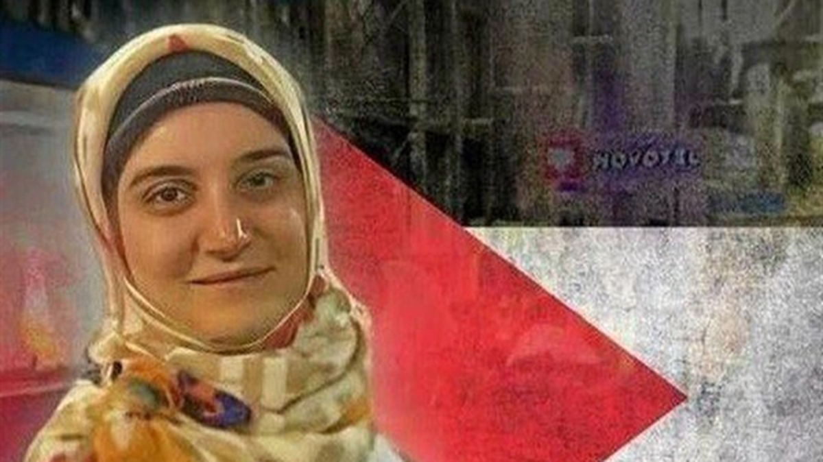  مهدية إسفندياري  تمثل نموذجًا للمعايير المزدوجة في الغرب