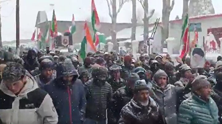 Indian people rally in support of Iran