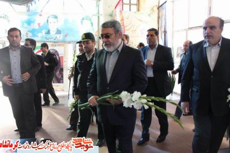 دیدار وزیر کشور با خانواده شهید معظم حسن عبدالله زاده در شهرستان پاوه + تصویر دیدار وزیر کشور با خانواده شهید معظم حسن عبدالله زاده در شهرستان پاوه + تصویر