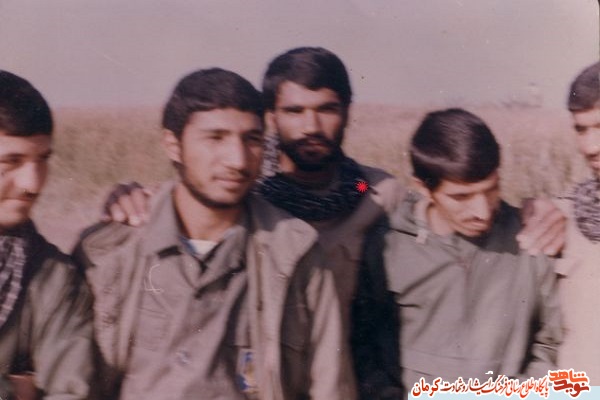 شهید محمود قهری: و با حجاب خودتان مشت محکمی بر دهان آمریکا بزنید شهید محمود قهری: و با حجاب خودتان مشت محکمی بر دهان آمریکا بزنید