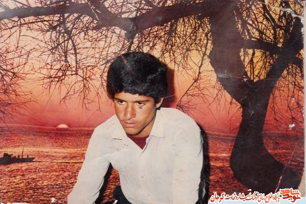 آنقدر به جبهه مي روم و مي جنگم تا شهيد شوم. آنقدر به جبهه مي روم و مي جنگم تا شهيد شوم.