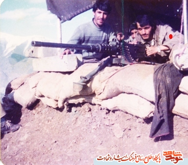 من در سنگر تنها شدم فکرکردم گم شدم من در سنگر تنها شدم فکرکردم گم شدم