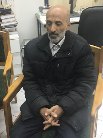 گاهی خودم هم در دل داستان جای میگیرم گاهی خودم هم در دل داستان جای میگیرم