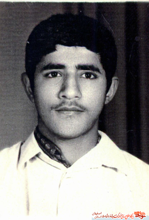 حاجیه خانم معصومه شفیعی مادر شهیدوالامقام مهدی شفیعی به فرزند شهیدش پیوست حاجیه خانم معصومه شفیعی مادر شهیدوالامقام مهدی شفیعی به فرزند شهیدش پیوست