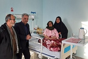 دیدار سرپرست بنیاد شهید شهرستان شیروان با مادر شهید 
