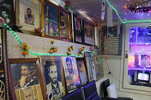 تصاویر/ تجلیل سرپرست اداره کل بنیاد اصفهان از مادر شهید تصاویر/ تجلیل سرپرست اداره کل بنیاد اصفهان از مادر شهید