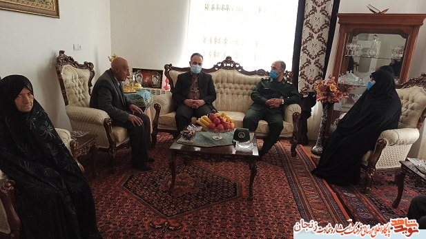 گزارش تصویری/دیدار مسئولان با خانواده ایثارگران خرمدره در هفته دفاع مقدس
