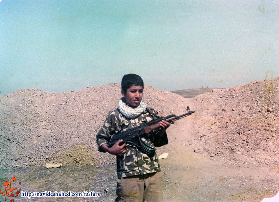 گفتگوی خواندنی با مادر یک قهرمان / دانش آموزی که روحش با جبهه عجین بود گفتگوی خواندنی با مادر یک قهرمان / دانش آموزی که روحش با جبهه عجین بود