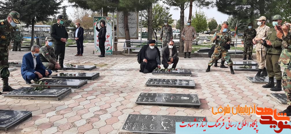 گزارش تصویری | غبارروبی مزار شهدا عجب شیر