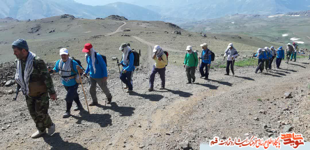 کوهپیمایی جانبازان در رشته کوهنوردی در استان قم برگزار شد
