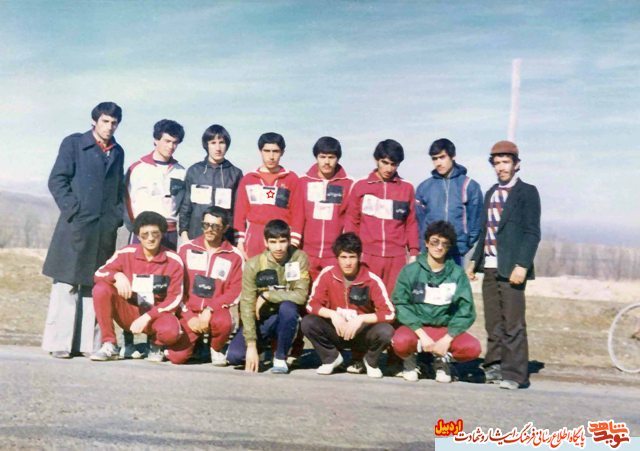 در سنگرها درسهایی می آموزم که هزار برابر ارزنده تر از کلاس علم و دانش است