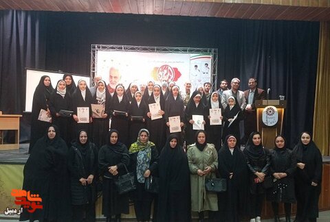 «عقیق سرخ سلیمانی» اولین کتاب کشور در رثای شهید سلیمانی در اردبیل تدوین شده است
