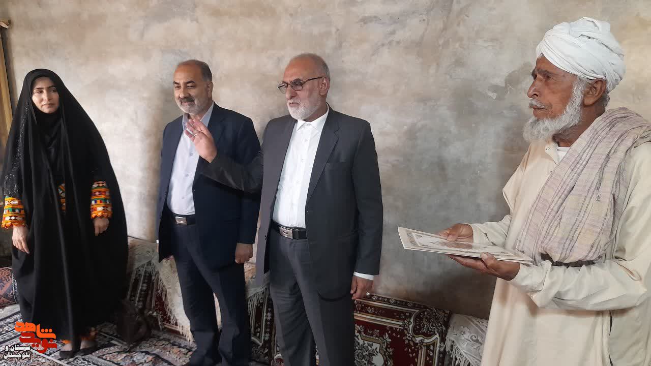 هر آبرویی که داریم به حرمت خون شهداست