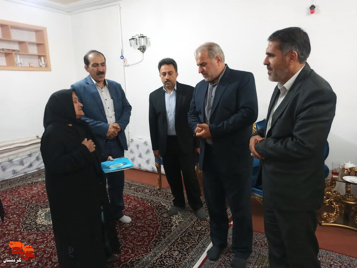 یاد ایثارگران اشاعه ارزش‌های ایثار و پایداری در جامعه است
