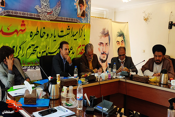 باید از پیشآهنگان ایثار و شهادت در کنار ظرفیت جوان کشور استفاده کرد