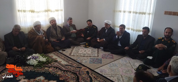 گزارش تصویری| لحظه اعلام خبر شناسایی شهید «احمد ظفری»