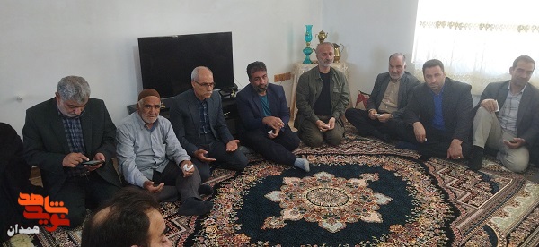 گزارش تصویری| لحظه اعلام خبر شناسایی شهید «احمد ظفری»