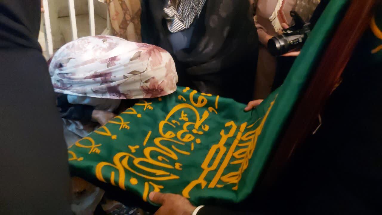کاروان زیر سایه خورشیددر منزل مادر شهید معظم