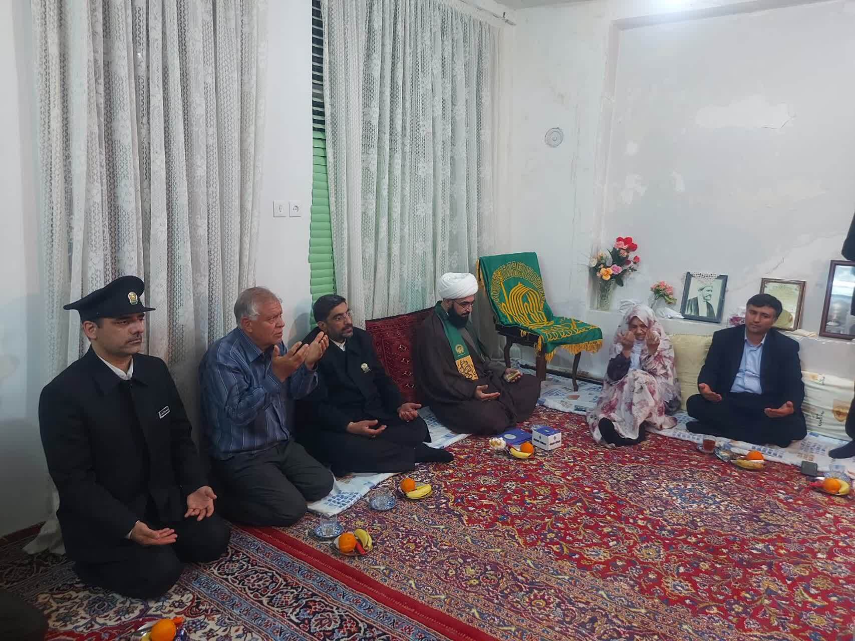 کاروان زیر سایه خورشیددر منزل مادر شهید معظم