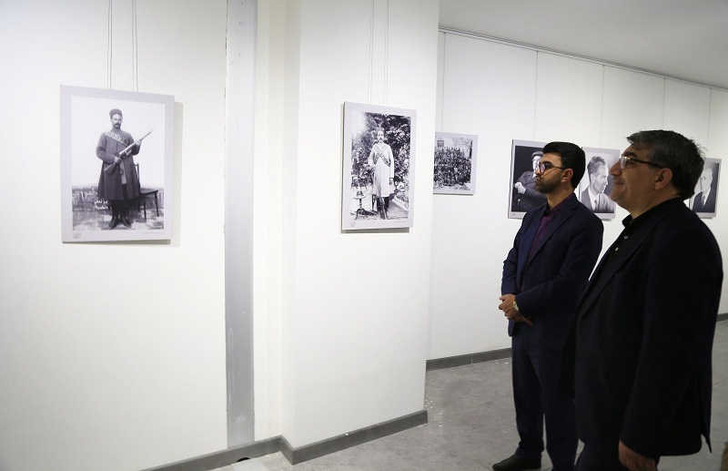 محمد کرم‌اللهی از گالری عکس مفاخر و مشاهیر آذربایجان بازدید کرد