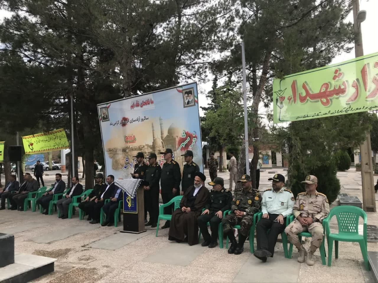 مراسم عطرافشانی و گلباران گلزار شهدای سلماس به مناسبت سالگرد آزادسازی خرمشهر