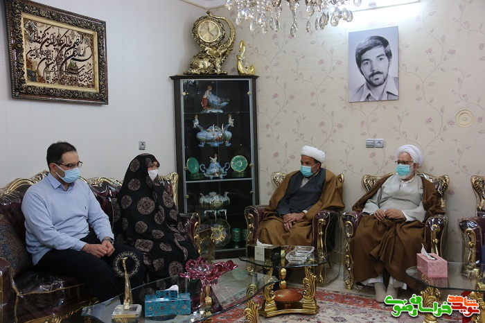دیدار نماینده ولی فقیه با خانواده والامقام شهید حسن دهقانی