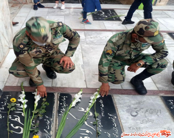 مراسم میهمانی لاله‌ها به مناسبت هفته دفاع مقدس - یکم مهرماه ۱۴۰۰ گلزار شهدای امامزاده اشرف سمنان