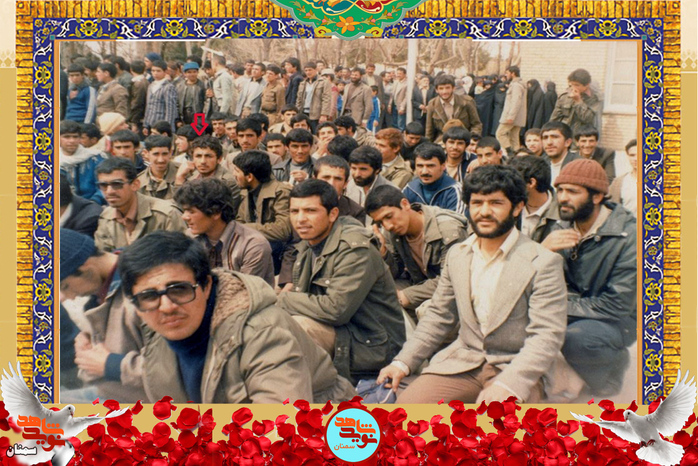 ردیف سوم نفر چهارم از چپ شهید علی‌اکبر عوض